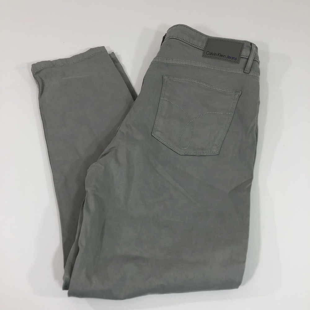 Calvin Klein Jeans Ripped Ankle Skinny Jeans  31